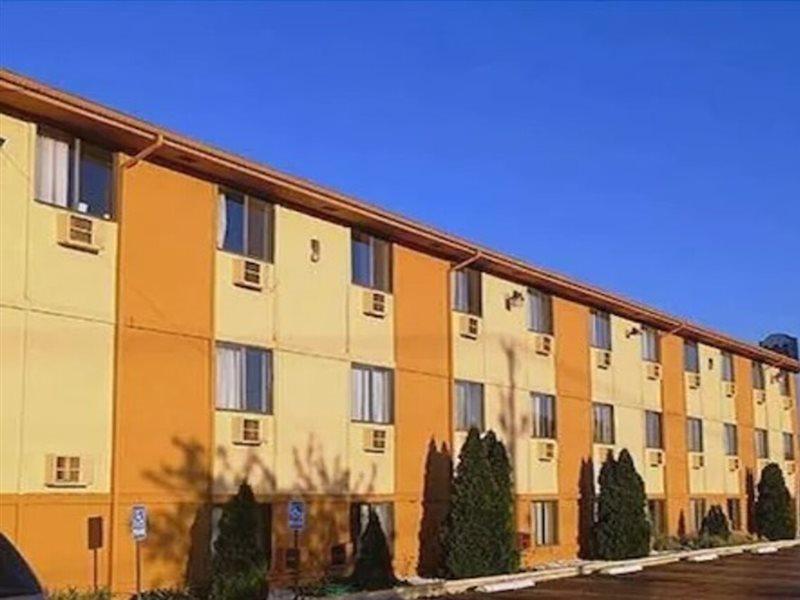 Super 8 By Wyndham Benton Harbor St Joseph Hotell Eksteriør bilde