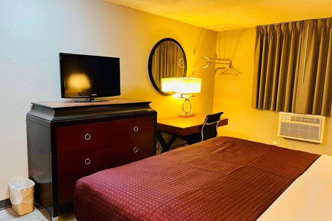 Super 8 By Wyndham Benton Harbor St Joseph Hotell Eksteriør bilde