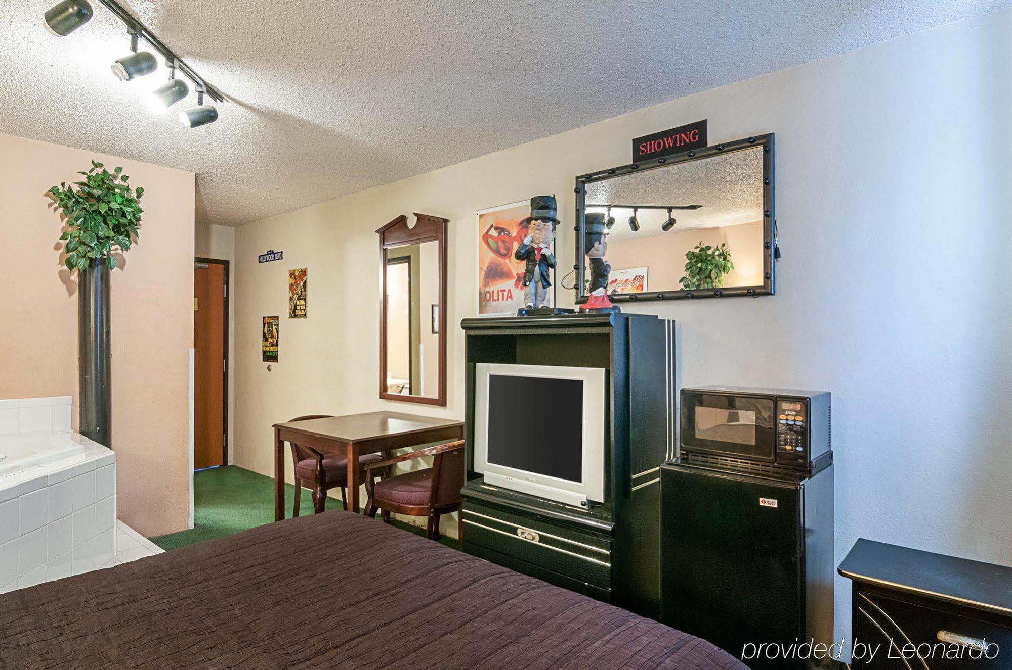 Super 8 By Wyndham Benton Harbor St Joseph Hotell Eksteriør bilde